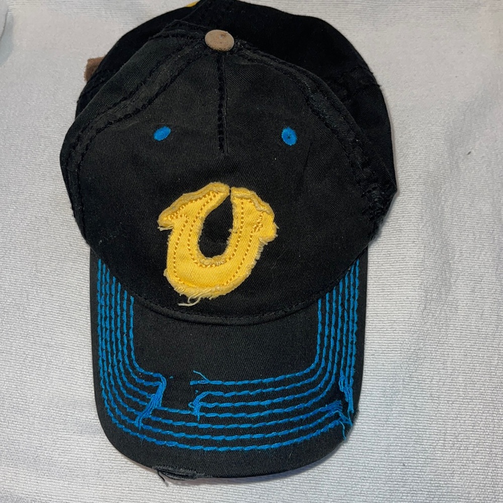 TRUE RELIGION ADJUSTABLE CAP O/S (Gently Worn)